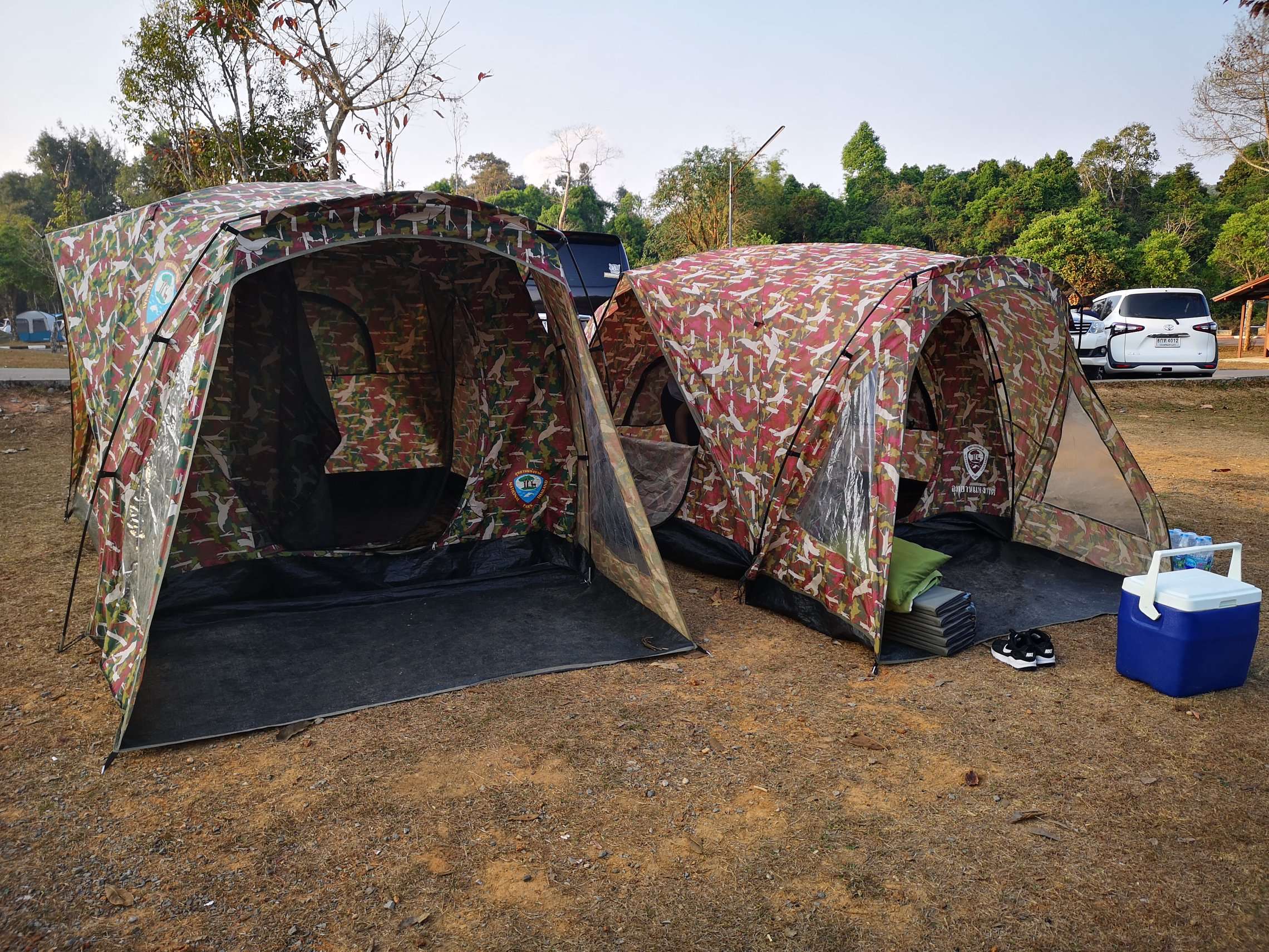 プチサバイバルスタート！ガイドと一緒にテントを組み立てよう